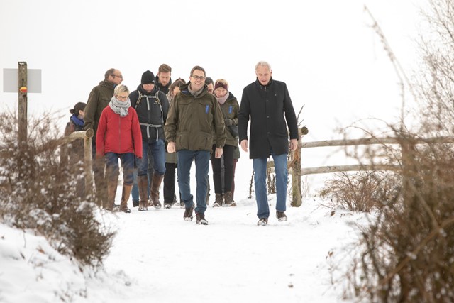 Afbeelding 2 | Paul Sanders in de sneeuw met Marc van den Tweel