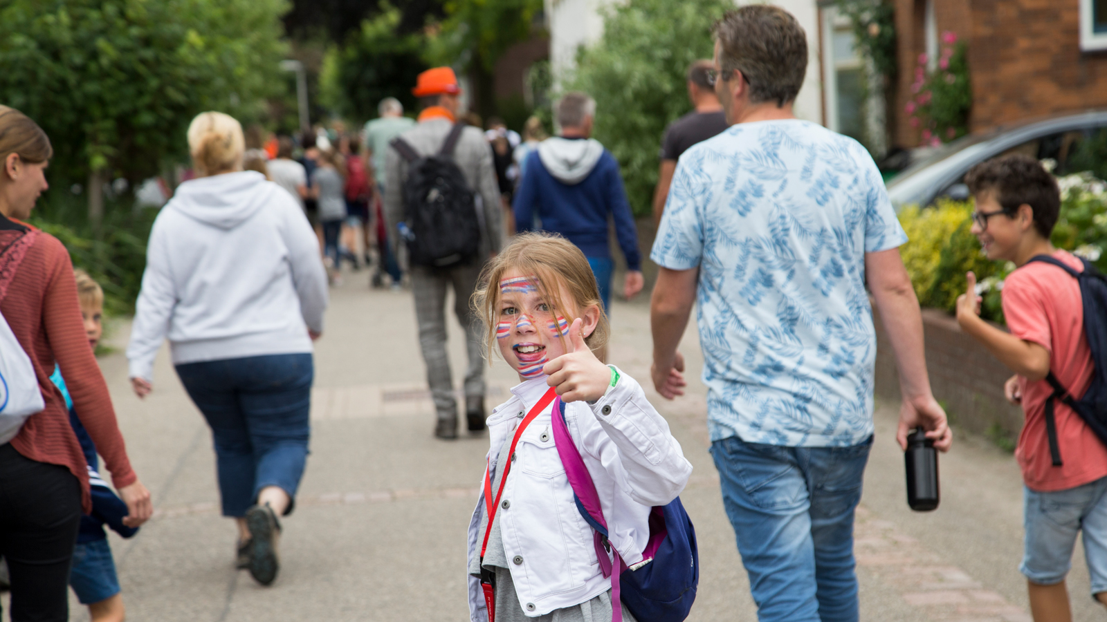Header Kind In Beweging