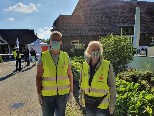 Vrijwilligers OLAT Met Mondkapje