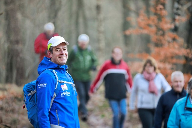 Wandeltrainer Bart Putman met FitStap-groep