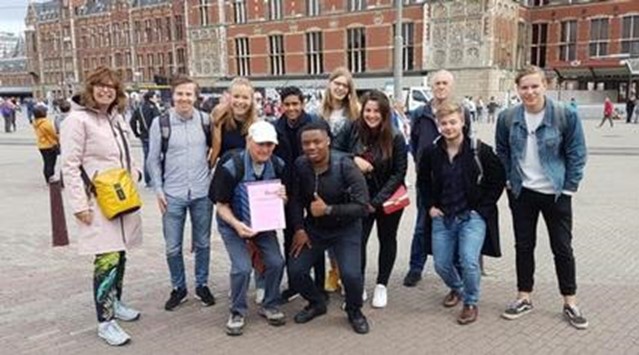unesco-jongeren-lopen-proloog-westerborkpad