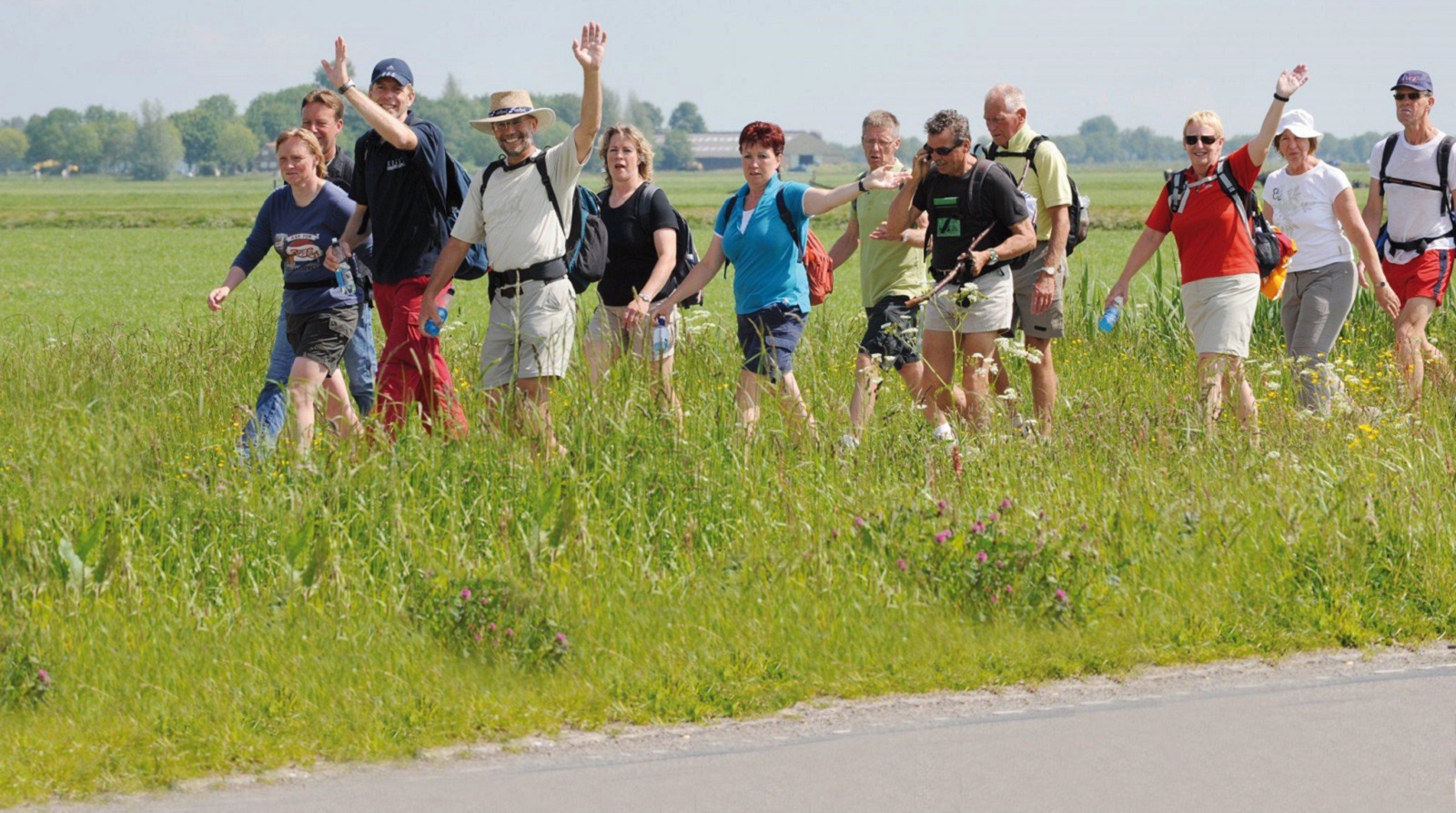 Header | Links of rechts wandelen tijdens een wandeltocht